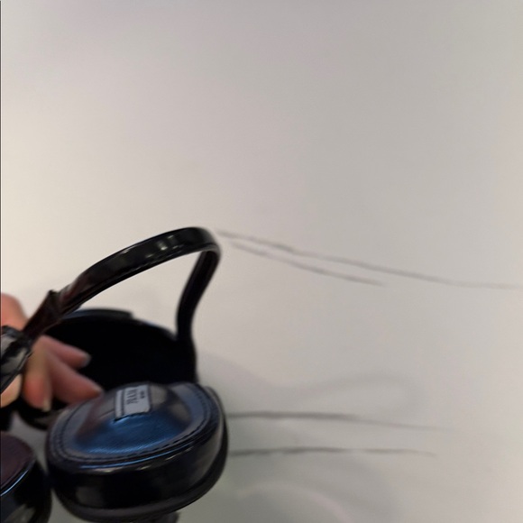 Black Patent Leather Pointed Slingback Pumps - Picture 2 of 6